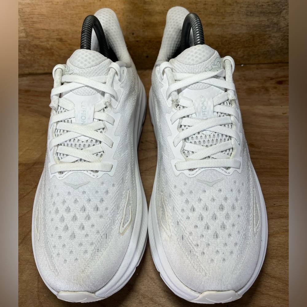 Hoka One One Clifton 9 REFLECTIVE Womens Size 7.5 Running Shoes Sneakers White - Picture 3 of 12
